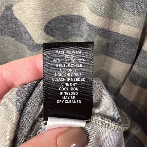 CAMO CUFFED SLIM FIT TEE - Picture 8 of 8